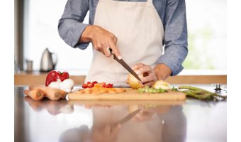 おかずを作れるようになると食費は大きく節約できる